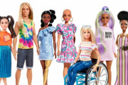 【ハゲ】多様性のビッグバンか、マテル社から髪のないバービー人形が発売される