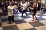 【動画】中国武術さん、ボクシングにボコボコにされてしまうｗ