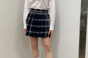 【画像】芹那(37)、ミニスカJK制服姿に反響 「イケんじゃーん」「最強すぎて悶絶」「違和感ない」