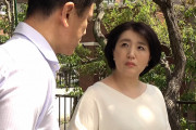 熟妻卑猥ドラマ 喪服の六十路妻のオメコに…