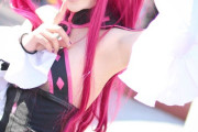 【画像】コスプレイヤーさん、乳首がポロリしてしまうｗｗｗ
