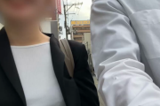 ななみ💍ウェディングプランナーの裏垢動画・あんまり話した事ないバイトの男の子にいきなりご飯誘われて、特に断る理由もなかったから行ったある日の事🍚🍖🍴...
