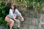 牧野真莉愛、半裸で自転車グラビアがエッチすぎると話題にwwモー娘。エースのUTBオフショット水着姿画像にファン大興奮！