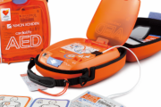 女さん「女性にAEDを使う時はこのシートを使いなさい」