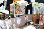 【悲報】人気漫画家尾田栄一郎の机くっそ汚いｗｗｗｗｗｗ