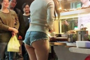 【画像】台湾の屋台店員さん、エッチすぎるｗｗｗｗｗ