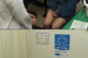 【画像】巨乳美女さん「診察なのに胸揉む必要あるんですか…？」
