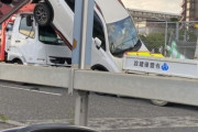 【閲覧注意】日本の高速道路で工事中、トラック止まれず通行整理員が犠牲に