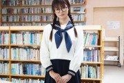 【画像】深田恭子さん(38)、おさげのセーラー服姿を披露