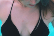 【動画】離れ乳の爆乳グラドル、エロいwww