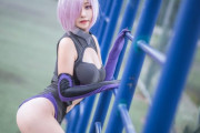 この18歳のコスプレイヤーがものすごい美しいんやが