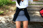 【画像】タイトスカートの制服JKが最高にエチエチな件ww
