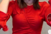 宇垣美里／パイスラ的赤ドレスでセクシーヒップライン動画