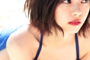 浜辺美波の微乳写真集に対抗して西野七瀬が手ブラで圧勝