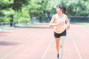 【画像】女子陸上選手「こんなにエチなユニフォーム着るんですか…」