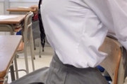 【画像】こんなお●ぱいで登校しちゃ風紀が乱れちゃうでしょｗ