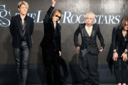 【画像】HYDEさん、175cmのYOSHIKIとほぼ変わらず。156cm説が公式に否定される