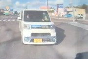 ◆どんな運転だよ。同じ軽自動車に3回もぶつけられたドラレコ。
