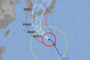【悲報】台風10号、デカすぎる。日本列島よりデカい