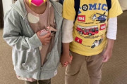 【画像】イケメン男児がモテすぎて幼稚園で彼女作った結果www