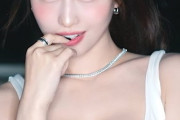 【画像】TWICE・モモ(30)、またしてもエチエチボデーを披露wwwwwwwwww