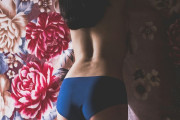 【画像】初めて彼女脱がせてこのレベルの貧乳だったらどうする？