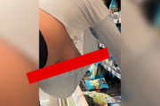 【悲報】巨乳人妻さん、ドラッグストアで乳輪が出てしまうｗｗｗｗｗ（動画あり）