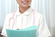 【画像】女さん「同僚のおっぱいナース大きすぎて草」ﾊﾟｼｬｗｗ