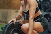 【画像】トレーニング中のKカップ女の乳がやばいｗｗｗ
