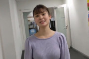 H画像案内【増田紗織アナ　ニットで廊下を走って意外なほど乳揺れ ＆ 寄せ乳！両手の自由を奪われてニット胸揺れを制御出来ない】