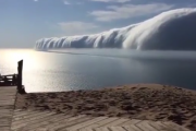 【悲報】ミシガン湖を巨大な雲が飲み込む（動画あり）