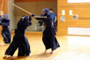 【悲報】剣道女子さん、そこら辺の剣道素人男性に簡単にメンを取られてしまうｗｗｗ