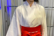 【画像】浜辺美波が巫女さんコスプレ　菅野美穂も「やりたくなっちゃいました」