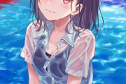 【画像】制服姿で水泳しちゃったエチエチJKが激写されるｗｗｗ