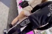 ◆【動画】ゲーセンでヤンキーにめちゃくちゃマ○コ触られてる女の子、発見されるｗｗｗ