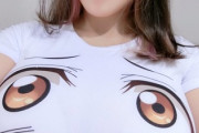 爆乳ちゃんがアニメのTシャツを着てみた結果wwwwwwwwwwwwwwwwwwww