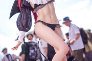 コミケのコスプレイヤー泣くほどエッチすぎた