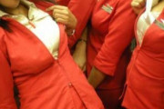 【画像】格安航空のCAさん、さすがにエッチすぎるｗｗｗｗｗ
