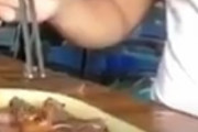 【動画】中国、ネズミの赤ちゃんを生で食べるのがブームに