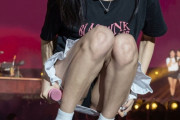 【画像】BLACKPINKのリサさん、ライブで見せパンを履き忘れてパンチラしてしまう