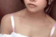 【gif】おっぱいプルプルさせてる女のGIF