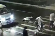 【動画】中国人、人が轢かれたのに誰も助けない