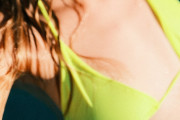 【画像】乳も無いくせにビキニになる女の子ｗｗｗ