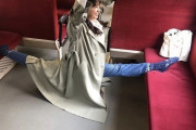 【画像】電車で開脚した美女がヤバすぎる・・・