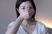 【無修正 エロ動画】 初めてのハメ撮りで緊張で顔がこわばってしまう人妻
