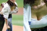 TWICEリーダーがとんでもないおっぱいで始球式に出てしまう