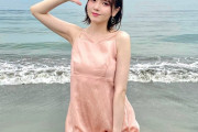 【悲報】女声優で男と同棲中の鬼頭明里さんの写真集、全く売れず！！一体なぜ！？