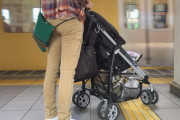 【悲報】Twitter民「ベビーカーには席を譲りません」