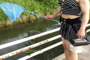 田舎の夏によく見る「タンクトップ姿」で虫捕りしてる女の子エロすぎｗｗｗｗ（※画像あり）
