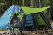 【悲報】キャンプ愛好家の86%、テントを建てて外で飯食ってテントの中で寝るだけ